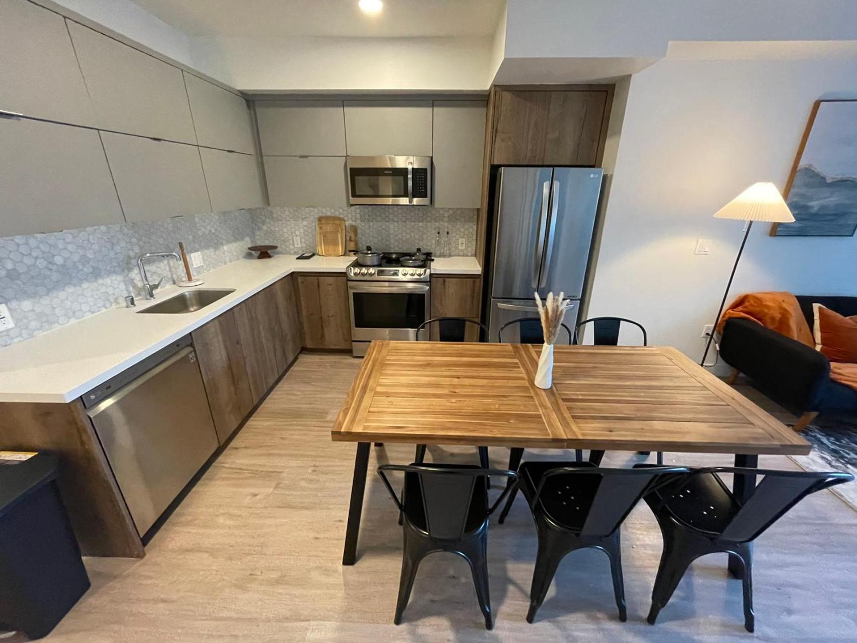 ホテル Chic Urban Retreat In Heart Of La, Steps From Attractions! ロサンゼルス エクステリア 写真