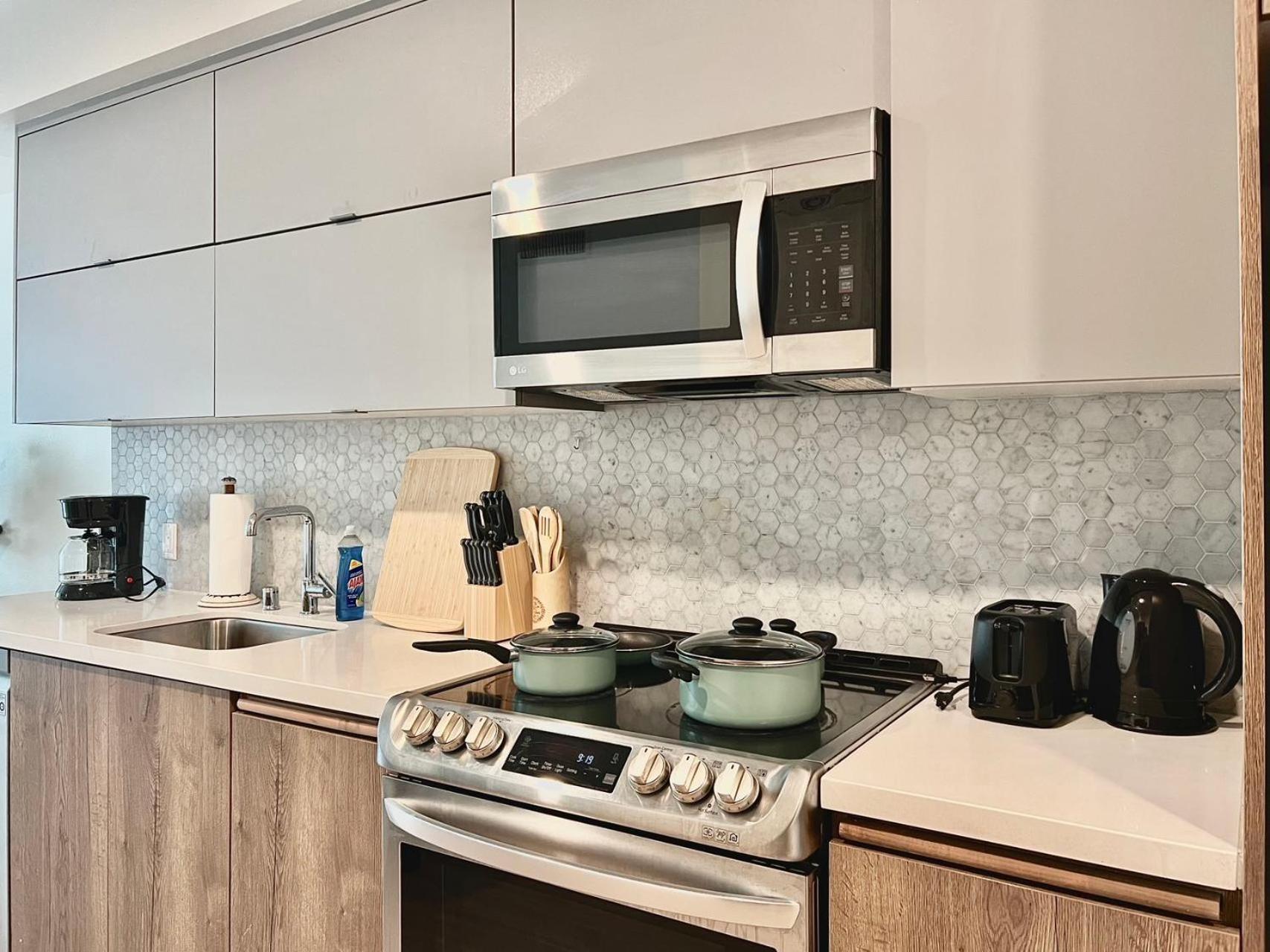 ホテル Chic Urban Retreat In Heart Of La, Steps From Attractions! ロサンゼルス エクステリア 写真