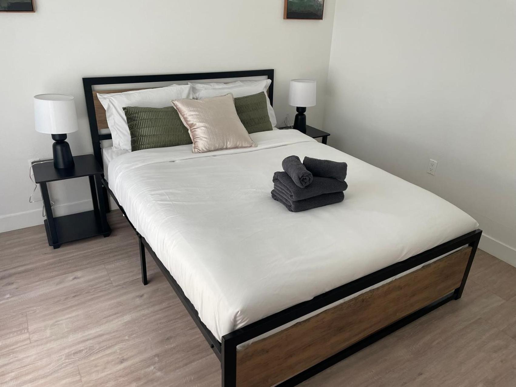 ホテル Chic Urban Retreat In Heart Of La, Steps From Attractions! ロサンゼルス エクステリア 写真